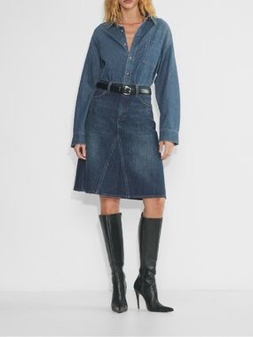 Aritzia Denim Forum The ‘90s Midi Denim Skirt Dark Bleu size 27